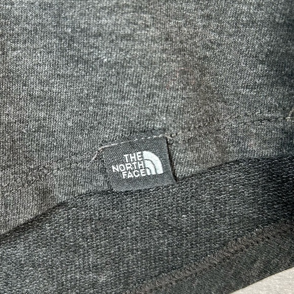 North Face Grey Henley Cozy Long Sleeve Crew Neck Women’s Size Medium Activewear - Picture 4 of 11